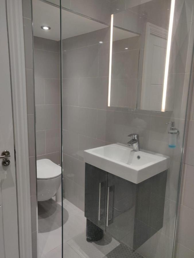 Stunning Double Room In Harrow Wembley - Khoob House Londra Dış mekan fotoğraf