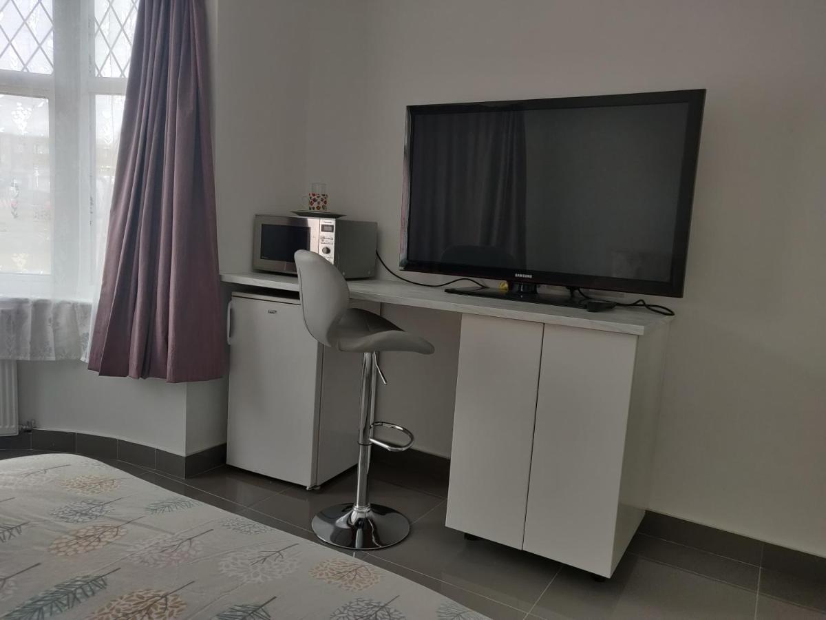 Stunning Double Room In Harrow Wembley - Khoob House Londra Dış mekan fotoğraf