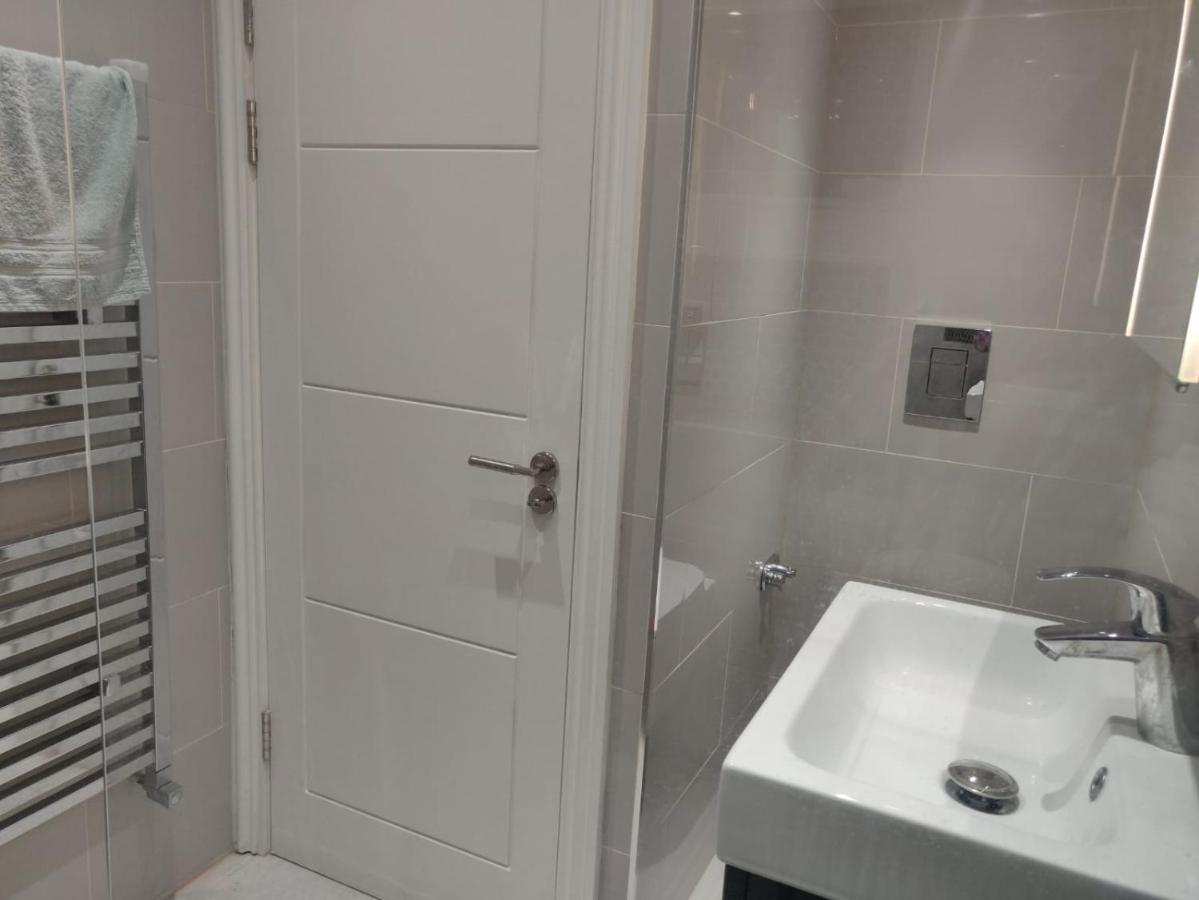 Stunning Double Room In Harrow Wembley - Khoob House Londra Dış mekan fotoğraf